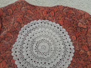 Chaqueta corta estampada. VER MEDIDAS