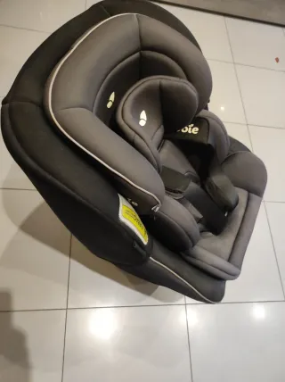 Seggiolino auto Joie 360° girevole