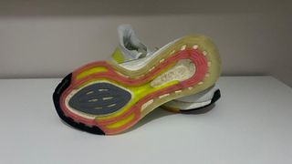 Adidas Ultraboost Blancas y Amarillas