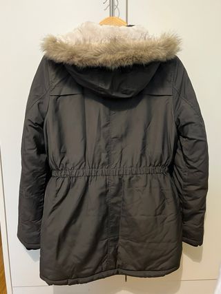 Parka verde militar con capucha