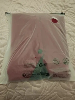 Traje de hombre rojo y negro