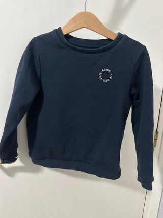Sudadera azul con texto talla 5 años
