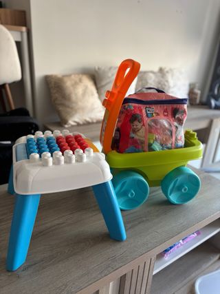 Mega Bloks con carrito y mesita