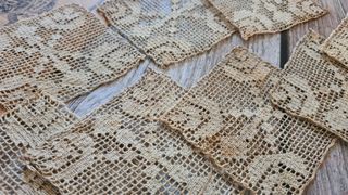 8 inserti antichi in lino filet fatti a mano