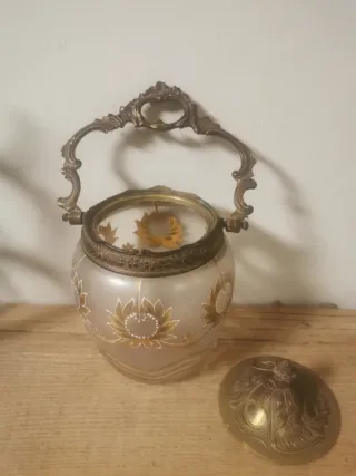 Galleteto/Bombonera Modernista Antigua