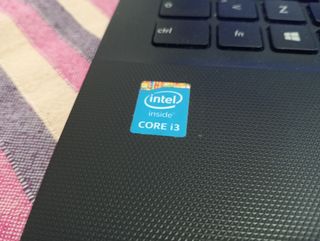 Portátil Asus Core i3 4GB RAM 500GB HDD