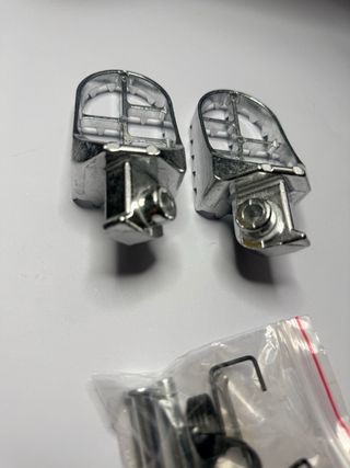 Estriberas plata moto universales