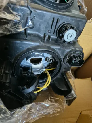 Fanali Anteriori Kia Rio + luci H1 e H7