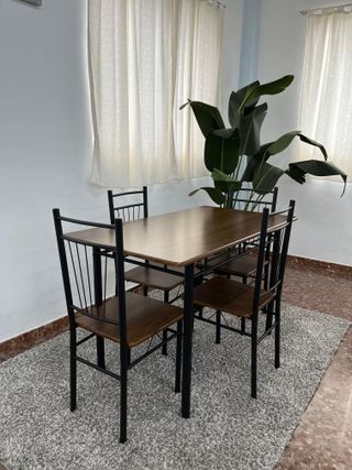 Nueva mesa +4 sillas para bar