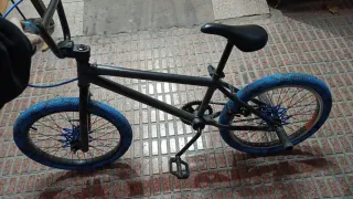 Bicicleta BMX poco usada