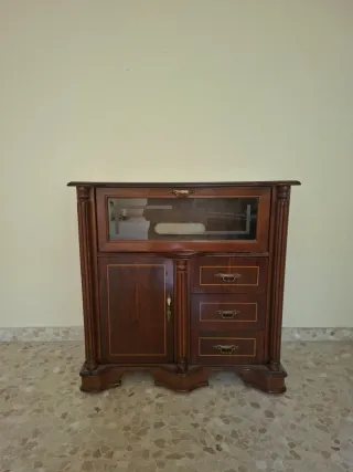 Mueble TV madera con vitrina y cajones