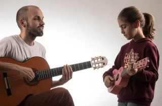 CLASES DE GUITARRA PARA PRINCIPIANTES