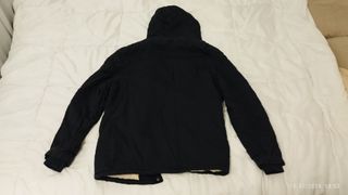 Parka o cazadora azul marino oscura cálida