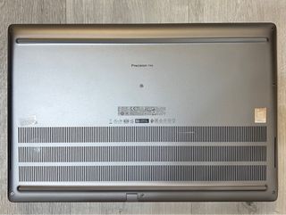 DELL Precision 7760 Gris