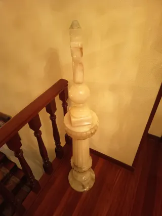 Figura decorativa de mármol