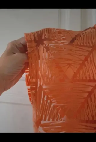 Camiseta naranja del C&A