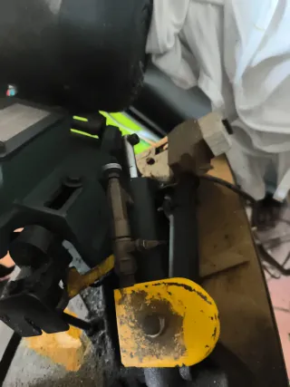 Sierra de cinta para metal