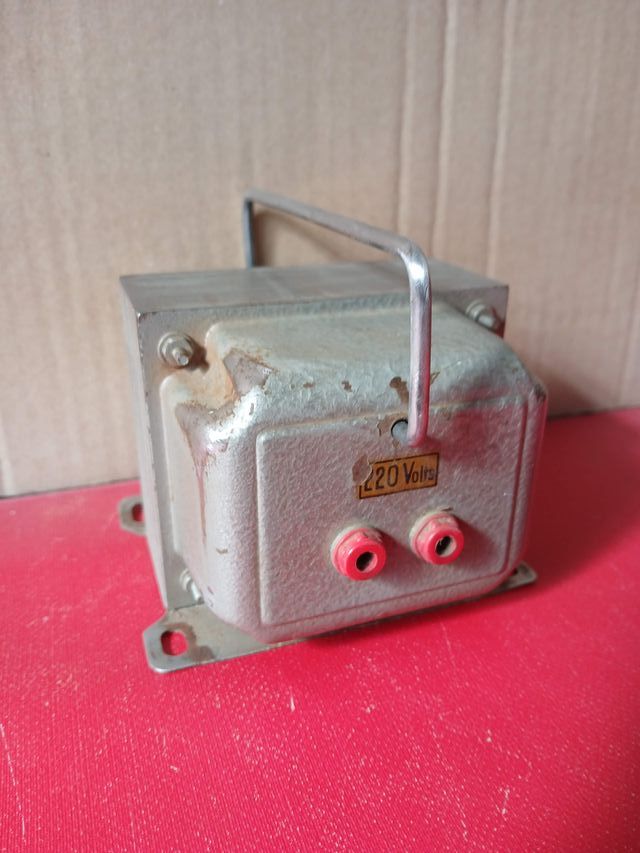 Transformador Eléctrico Vintage