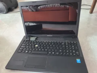 Portátiles Acer y Lenovo Negros