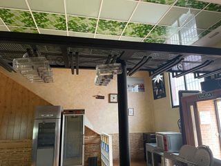 Estanterías metálicas plateadasvarios modelos,