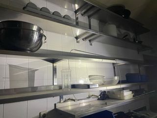 Estanterías metálicas plateadasvarios modelos,