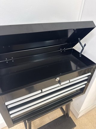Caja de herramientas negra