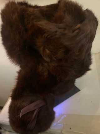 Cappello in pelliccia naturale marrone