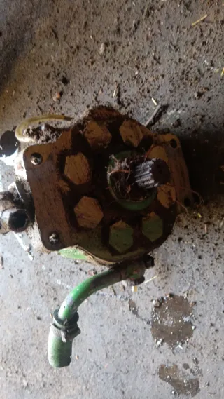 Bomba hidráulica John Deere 4040 4050 4455 4235 36