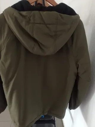 Parka hombre verde militar con capucha