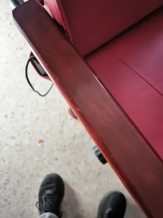 Sillón de masaje con reposapiés