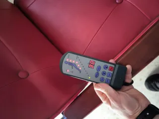 Sillón de masaje con reposapiés