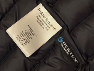 Chaqueta Peak Performance con capucha