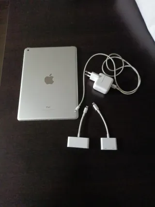 iPad 6 generación 32gb Blanco con Cargador + HDMI+