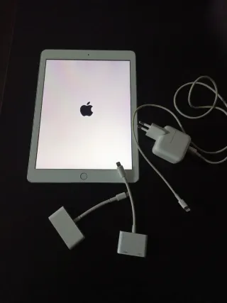 iPad 6 generación 32gb Blanco con Cargador + HDMI+
