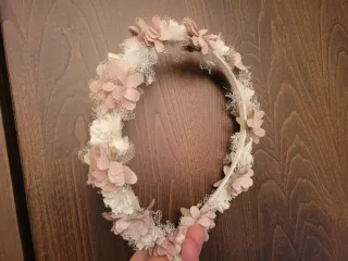 Diadema comunión flores rosa y blanco