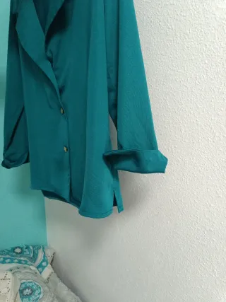Blusa azul verdoso