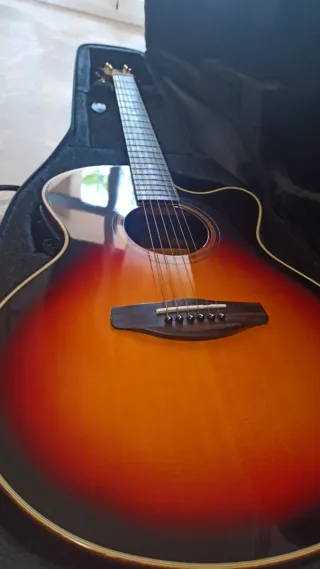 Guitarra Electroacústica Yamaha CPX 1200vs