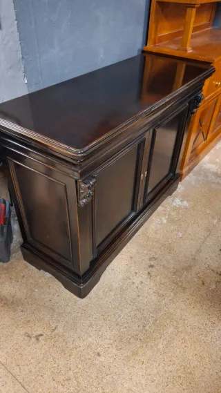 Cómoda vintage madera oscura