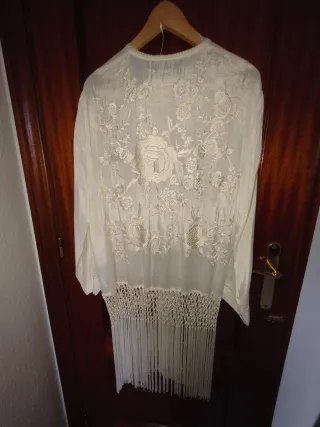 Chaqueta Zara bordada beige/blanco roto Talla XL