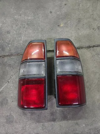 Pilotos Traseros Toyota KZJ 90/95