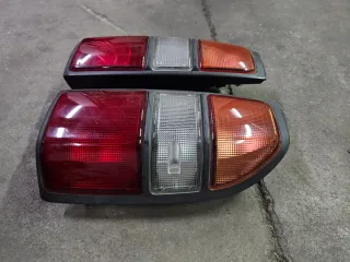 Pilotos Traseros Toyota KZJ 90/95