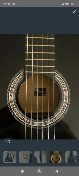 Guitarra Clásica Negra con Funda