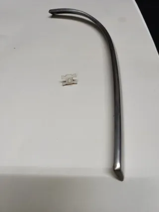 Moldura piloto aleta Chrysler 150