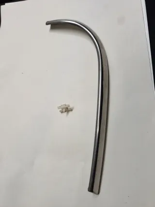 Moldura piloto aleta Chrysler 150