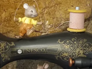 Caja Musical Enesco 1989 Ratones