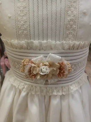 Vestido Comunión Marfil Flores Rosas