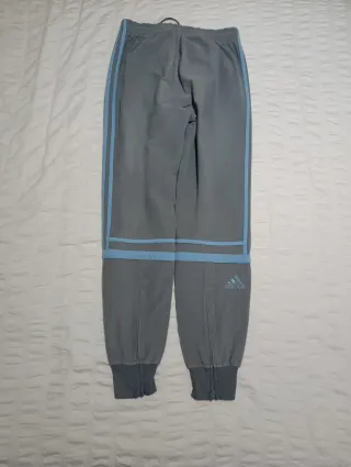 Pantalón Adidas Challenger Gris y azul