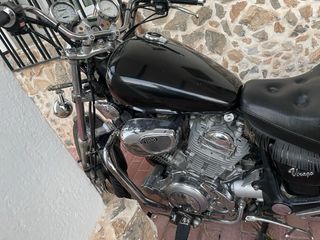 Yamaha Virago 1100 Custom Cruiser Negra.