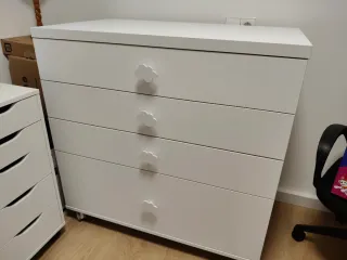 Cómoda con cambiador marca ROS