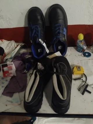 Botas de trabajo nuevas Talla 46 y zapato